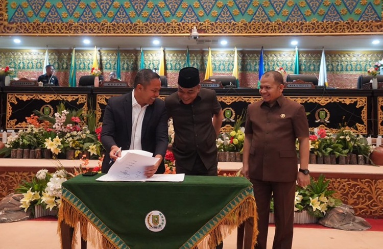 DPRD dan Pemprov Riau Sepakati KUA-PPAS APBD-P 2025 Rp9,4 Triliun, Fokus Belanja Prioritas