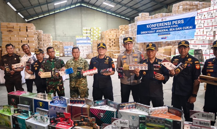 Bertahun-tahun Rokok Ilegal Bebas di Pekanbaru, Baru Sekarang Gudang Raksasa Digerebek