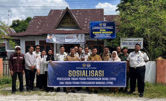 Imigrasi Pekanbaru Perkuat Pencegahan TPPO di Desa Salo Timur