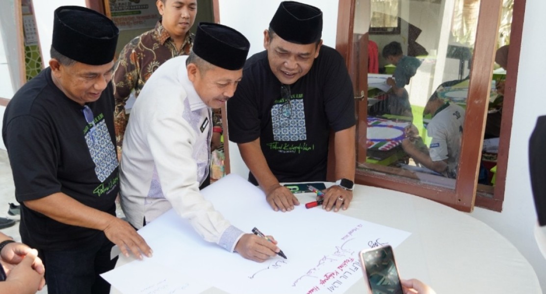 Perdana Digelar, Kakanwil Kemenag Riau Buka Lomba Kaligrafi Al-Qur’an