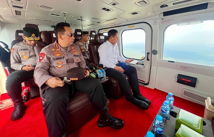 Kapolri dan Menteri LH Cek Langsung Karhutla di Riau