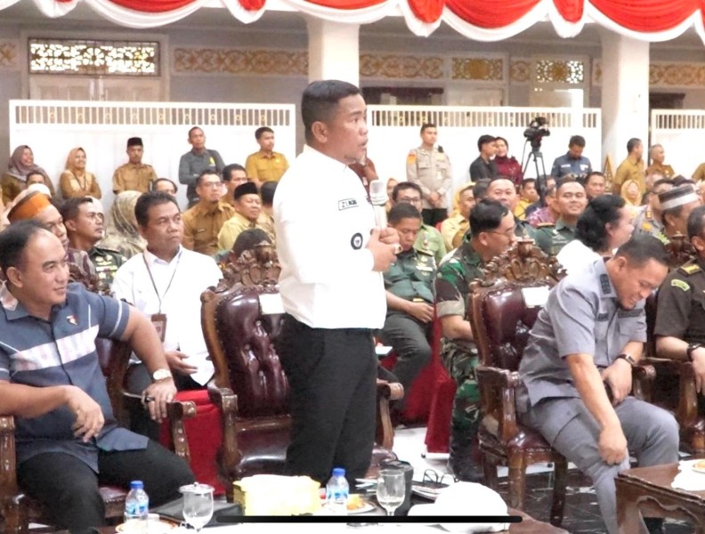 Bupati Pelalawan Paparkan 6000 Hektar Potensi Pertanian Pulau Mendol di Hadapan Menteri Pertanian RI