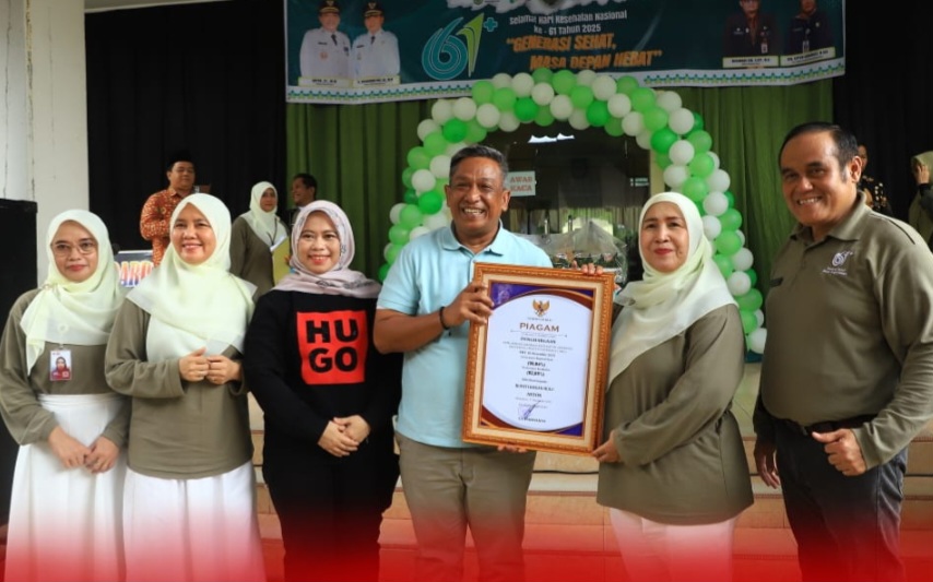 Bupati Anton Ajak Tenaga Kesehatan Perkuat Pelayanan Berhati Nurani di HKN ke-61