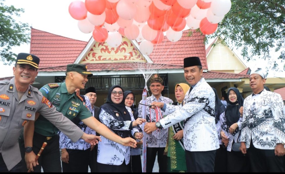 Hari Guru Nasional di Kampar Meriah: Bupati Ahmad Yuzar Tegaskan Komitmen Besar untuk Penguatan Mutu Pendidikan 2026