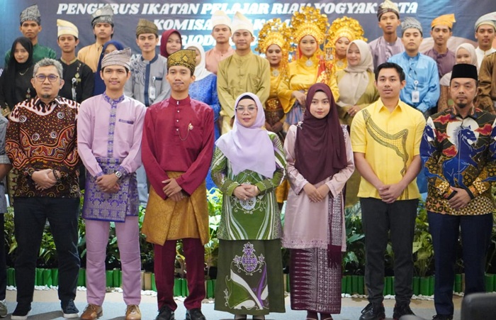 Wakil Bupati Kampar Lantik Pengurus IPRY-KK Yogyakarta Periode 2024-2025.
