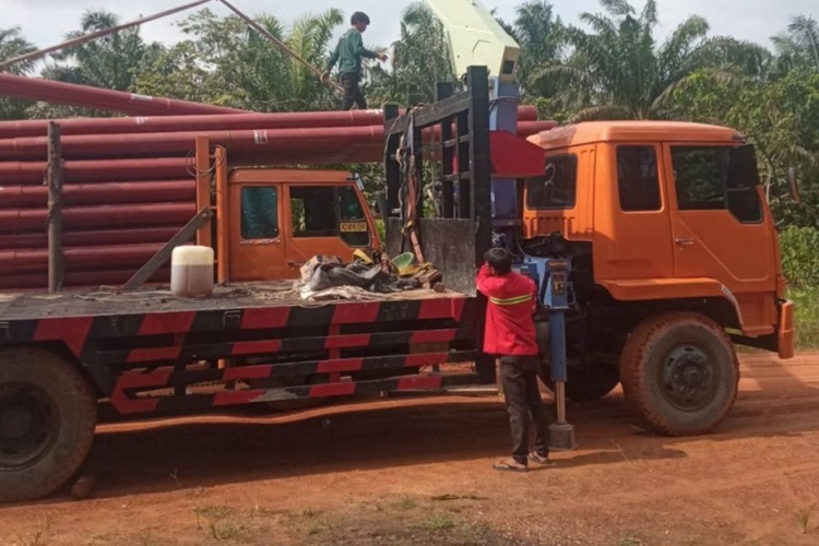 Bupati Afni Terangi Dusun Terpencil : Tak Ada Lagi Kampung Hidup Dalam Gelap