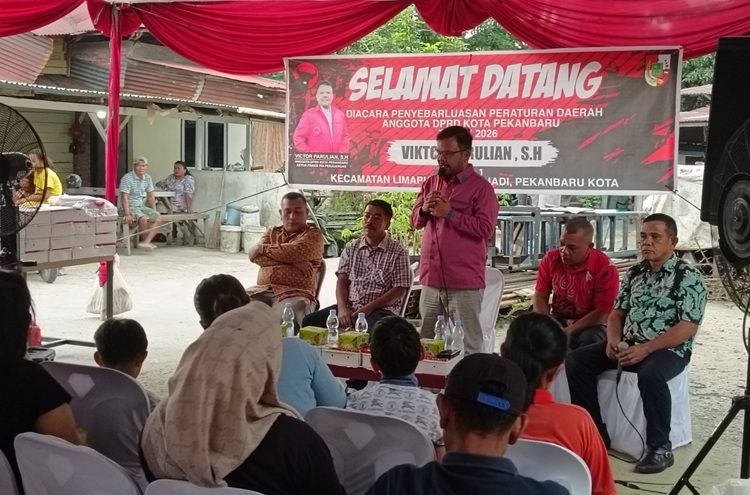 Victor Parulian Sosialisasikan Perda Investasi dan Penanaman Modal di Empat Titik