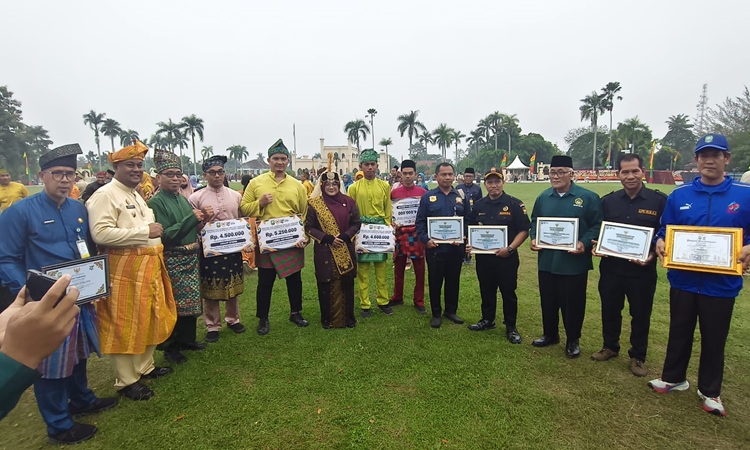 HUT Siak 2026, Pemkab Serahkan Rp299,95 Juta untuk Atlet dan Pelatih Berprestasi