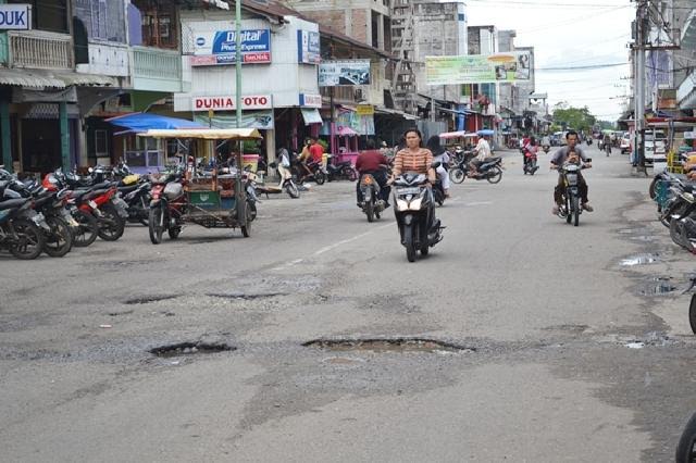 Pemkab Rohil Prioritaskan Perbaikan Jalan Kecamatan Bangko Demi Keselamatan Masyarakat