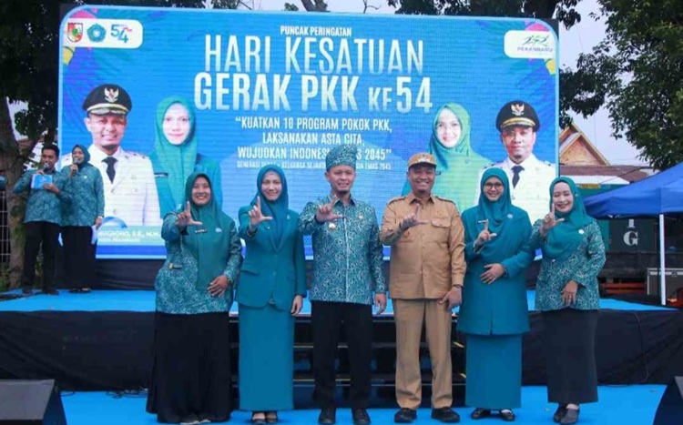 Agung Nugroho Hadiahi Dua Kader PKK Umrah, Dorong Peran PKK Wujudkan Zero Putus Sekolah