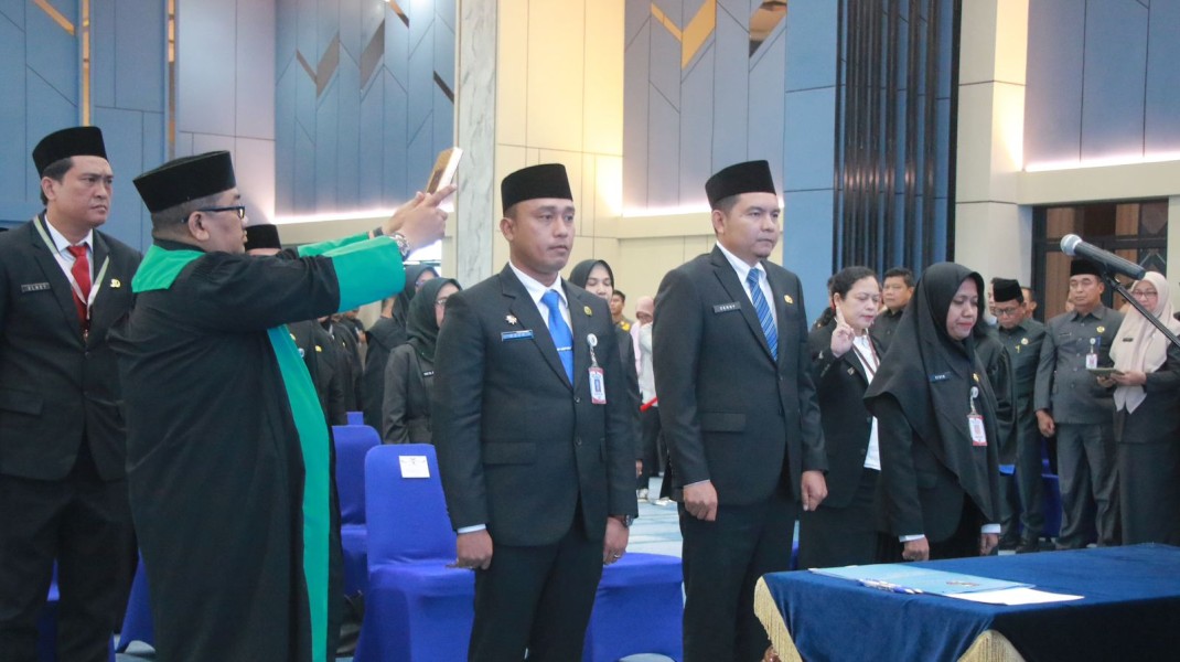 Agung Nugroho Lantik Kadis DLH dan Kepala Bapenda Bersama 19 Pejabat Fungsional