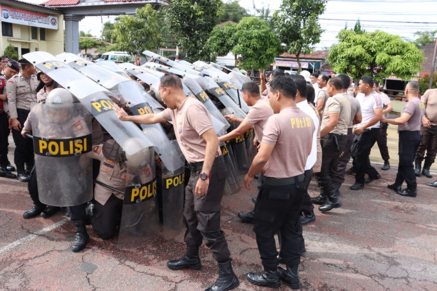 Polres Dairi Asah Kesiapan Hadapi Aksi Massa dengan Latihan Dalmas Humanis