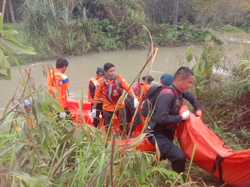 Tragedi Truk Bawa 32 Penumpang Tenggelam di Sungai Segati, Semua Korban Dalam Pencarian Telah Ditemukan