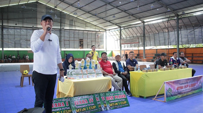 Diikuti 16 Tim, Wabup Meranti Buka Turnamen Futsal MTs Negeri 1