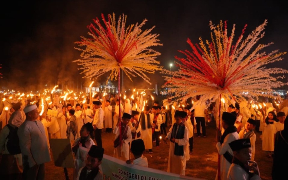 Bupati Afni Hidupkan Kembali Tradisi Pawai Obor di Kota Pusaka