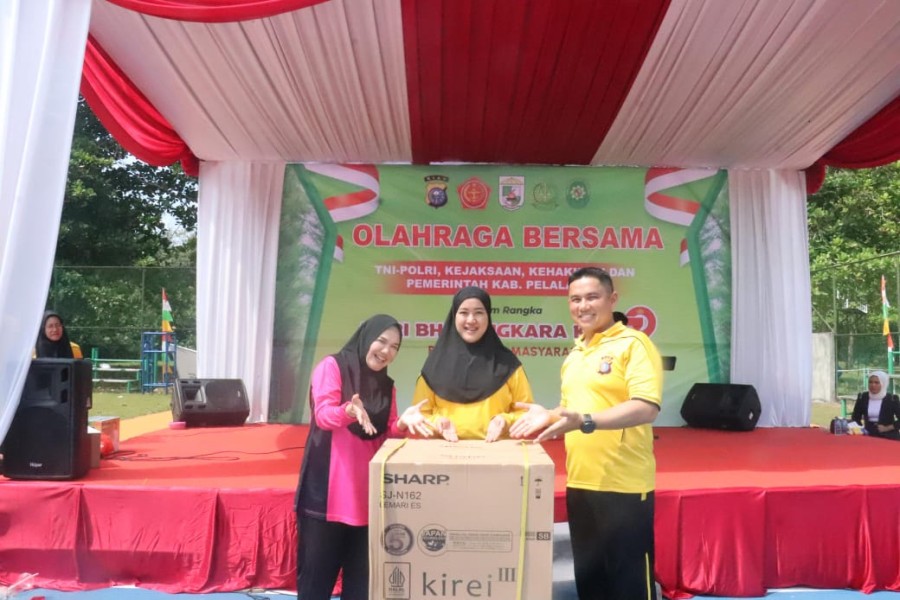Perkuat Sinergitas TNI-Polri dan Pemkab Pelalawan Olahraga Bersama dalam Rangka HUT Bhayangkara Ke-79