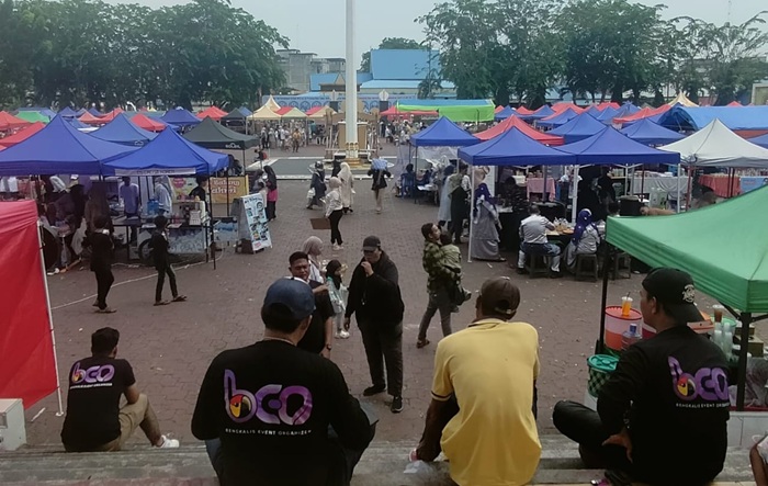 Bazar UMKM Lapangan Tugu Bengkalis, Tetap Jaga Kebersihan Tanpa Pungutan Parkir