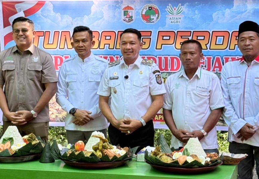 Hadiri Replanting Sawit SP 6, Wabup Husni Tamrin Ingatkan Dampak Ekonomi Petani di Masa Transisi
