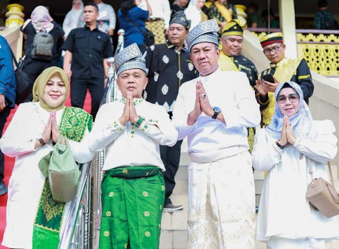 Asmar dan Muzamil Ikuti Proses Tepuk Tepung Tawar LAM Riau