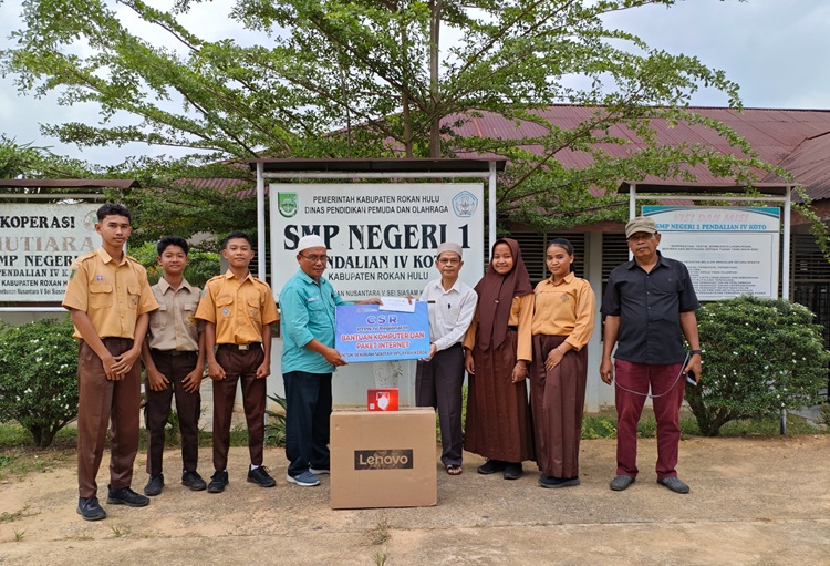 Lewat CSR, PTPN IV Regional III Telah Salurkan Rp2,4 Miliar Perkuat Ekonomi dan Pendidikan di Rokan Hulu