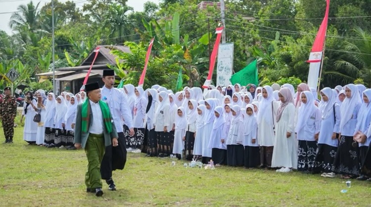 Pimpin Hari Santri 2026, Bupati Asmar Dorong Santri Meranti Kuasai Teknologi dan Jaga Akhlak