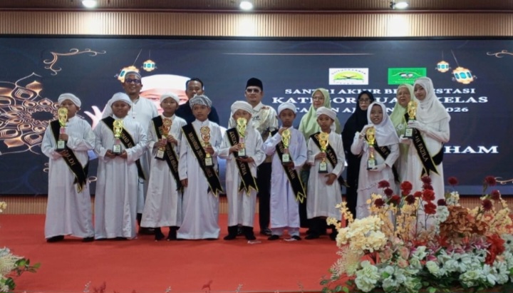 MDTA Baiturrahmah Rohil Wisuda 121 Santri, Perkuat Lahirnya Generasi Qurani