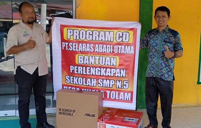 Peduli Pendidikan, PT SAU Serahkan Bantuan Seperangkat Komputer untuk SMPN 5 Pelalawan
