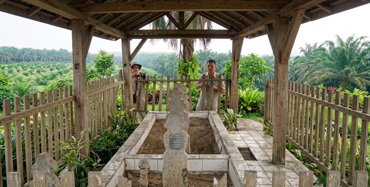 Makam Leluhur Kebun Lubuk Dalam Ditetapkan Sebagai HCV, Komitmen PalmCo Jaga Fisik dan Nilai Sejarah