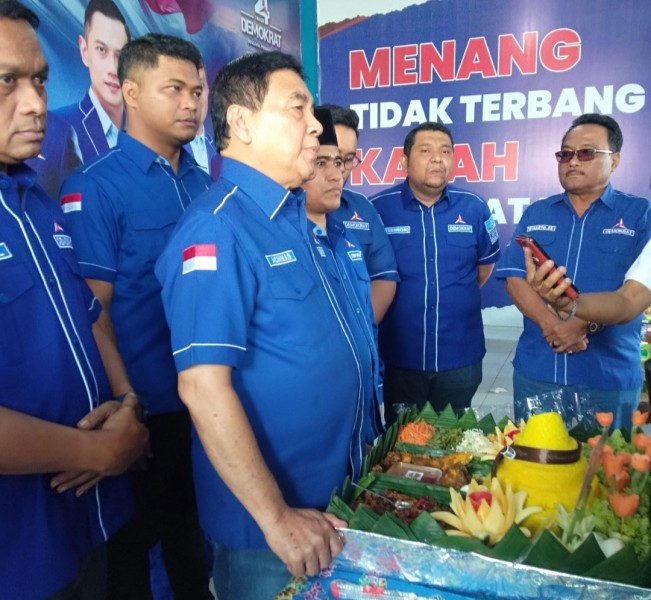 HUT ke-24, Demokrat Rohul Berbagi dengan Lansia dan Anak Yatim