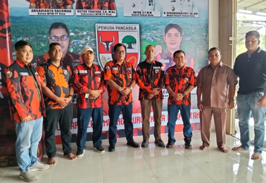 MPC Pemuda Pancasila Rohul Serahkan SK Karateker PAC Rambah
