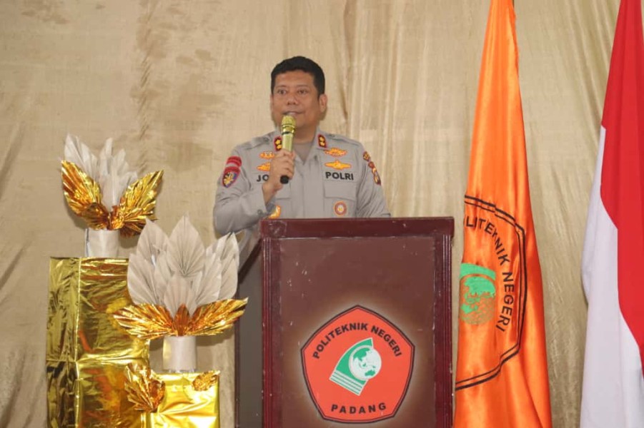Kapolres Pelalawan Berikan Edukasi Green Policing di Kampus PNP Pelalawan