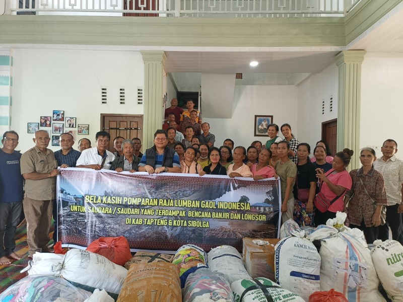 Solidaritas Tanpa Jarak, Parlugabona Riau Antar Langsung Bantuan ke Korban Banjir
