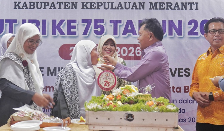 HUT IBI ke-75, Bupati Asmar: Bidan Penopang Generasi Emas 2045