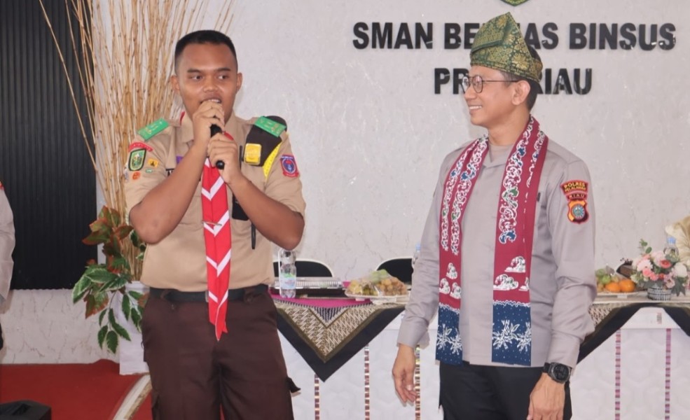 Goes To School Kapolres Pelalawan Berikan Edukasi Tertib Berlalulintas dan Bahaya Narkoba