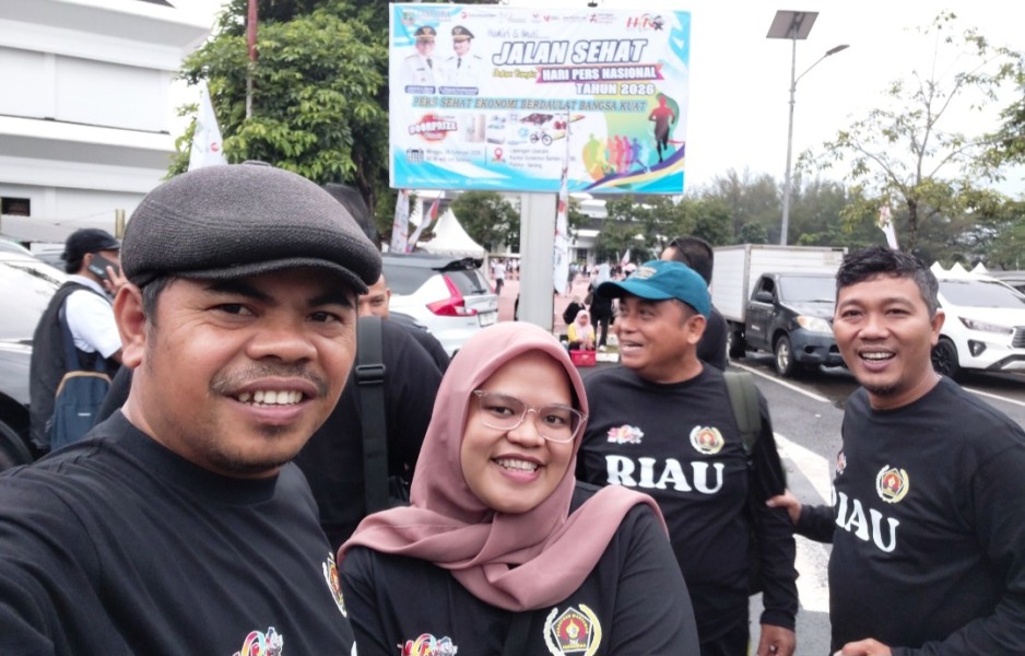 Rombongan PWI Riau Meriahkan Jalan Sehat HPN 2026 Banten
