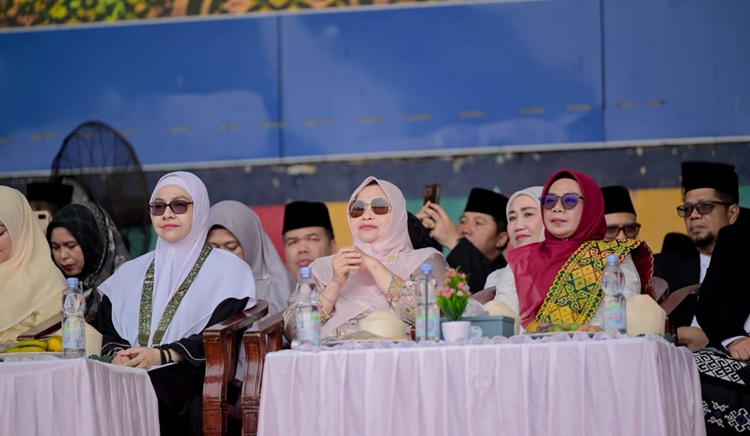 Hadiri Hari Santri di Dumai, Kasmarni: Santri Harus Kuasai Teknologi Tanpa Kehilangan Akhlak dan Jati Diri