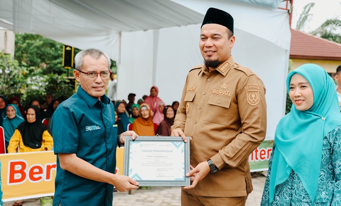 Diapresiasi Bupati, PTPN IV Regional III Jadi Bapak Asuh Anak Stunting 27 Anak di Sei Lala Inhu