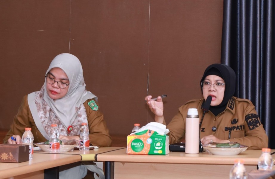 Sorot Pelayanan RSUD Tengku Rafian, Bupati Afni : Pasien Berobat Untuk Sehat Bukan Tambah Sakit