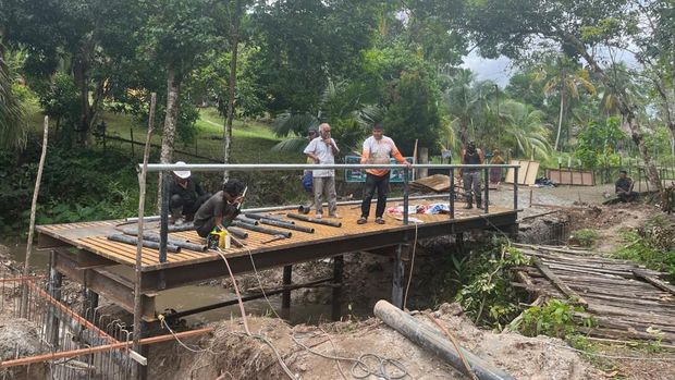 Polda Riau Rampungkan 39 Jembatan Desa, Buka Akses Desa dan Gerakkan Ekonomi Warga