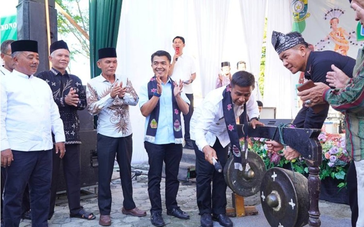 Festival Kreatif Lipatkain III Dibuka, Bupati Ajak Warga Bangun Ekonomi Tanpa Tinggalkan Budaya