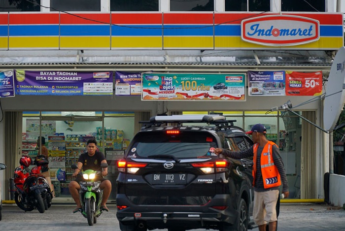 Sepele Tapi Tak Boleh Disepelekan, Walikota Pekanbaru Akan Hapus Pungutan Parkir Indomaret Alfamart