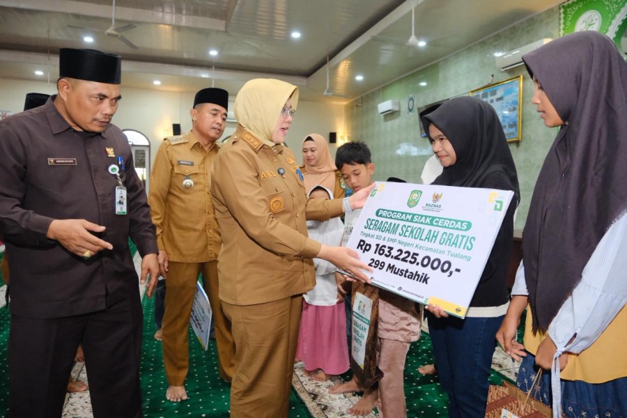 Seluruh Anak Yatim dan Dhuafa di Siak Dapat Santunan Bulanan dan Seragam Gratis