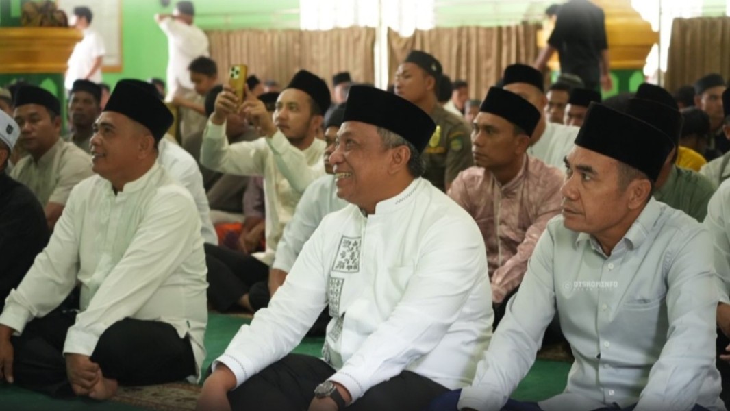 Lewat Momentum Idul Adha, Bupati Rokan Hulu Anton, ST, MM Ajak Masyarakat Saling Menguatkan
