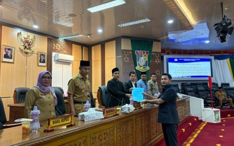DPRD Sahkan Enam Ranperda, Perkuat Landasan Hukum Pembangunan Kampar