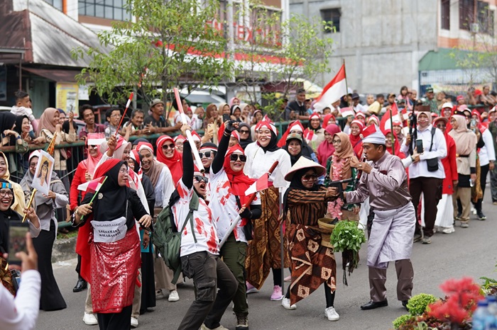 Diikuti Puluhan Ribu,  Pemcam Mandau Gelar Pawai Kemerdekaan Republik Indonesia ke-79