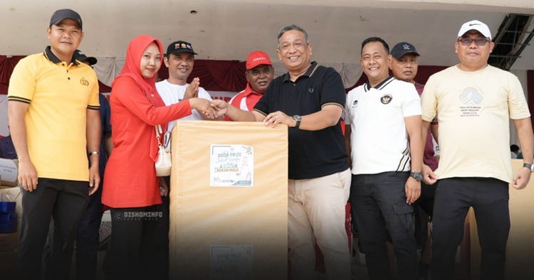 Ribuan Warga Rambah Tumpah Ruah di Jalan Santai HUT RI ke-81