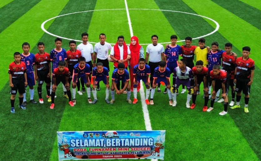 Dari Lapangan Mini Soccer, Bupati Zukri Siapkan Bibit Unggul Pelalawan