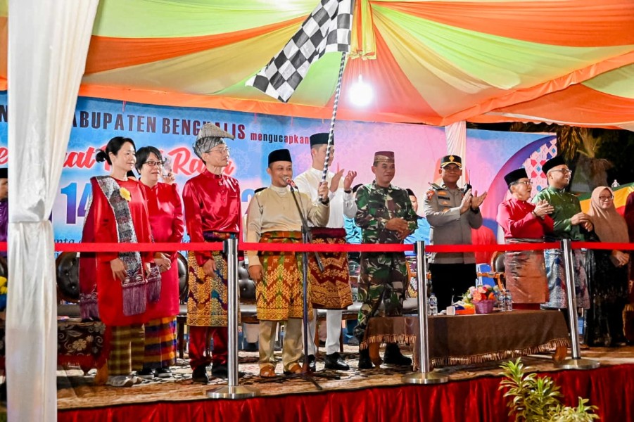 Dilepas  Wabup Bagus Santoso, Pawai Idul Adha 1446 H Turut Disaksikan Delegasi Jepang