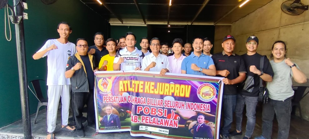 Ikut Berlaga di Kejurprov, 8 Atlet Billiard Pelalawan Dilepas Ketua KONI dan POBSI