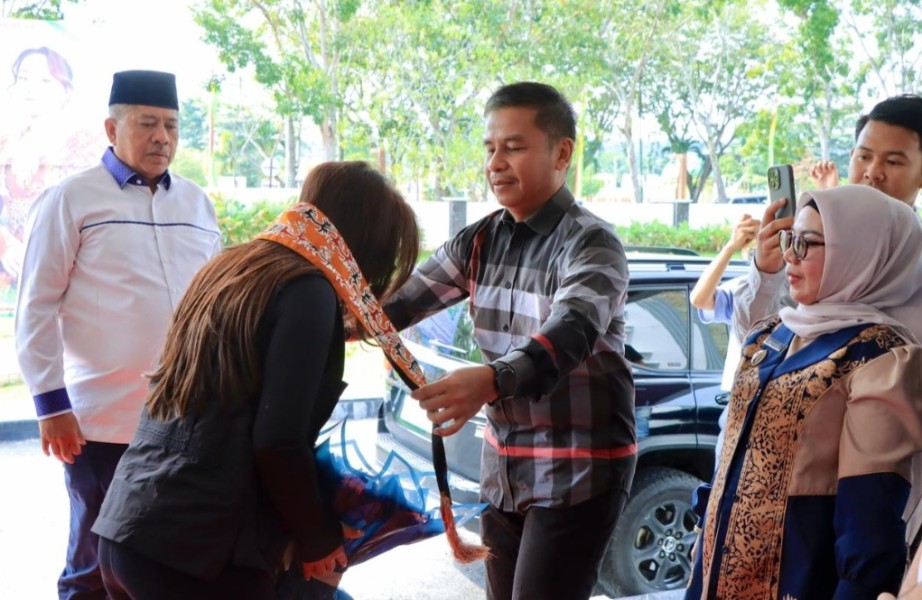 Terima Kunjungan Staf Khusus Presiden, Bupati Kampar Ajukan Tiga Prioritas Pembangunan Pariwisata